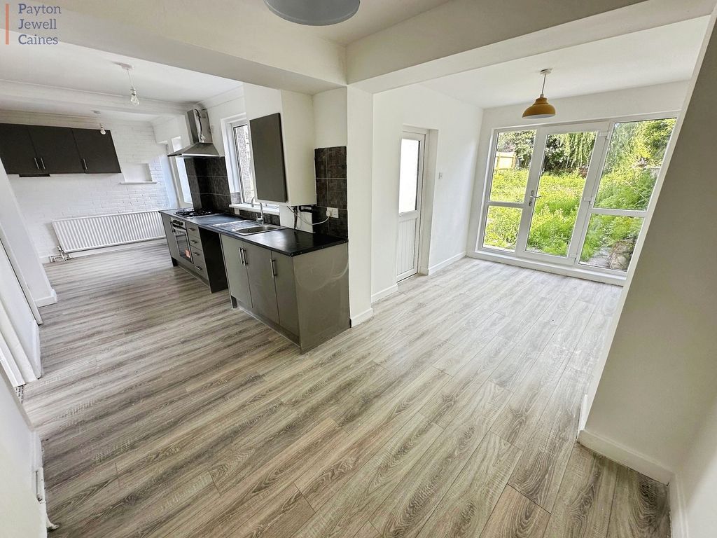 Property photo 2 of 11 Not Specified
