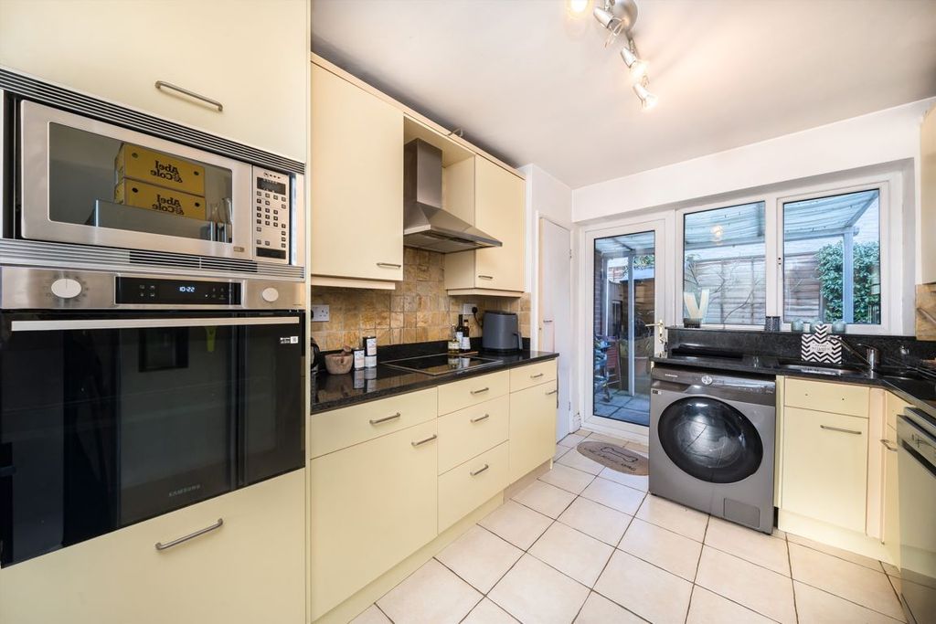 Property photo 3 of 6