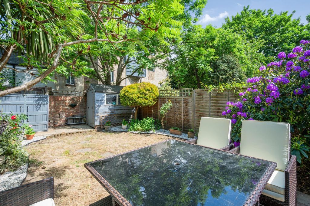 Property photo 2 of 12