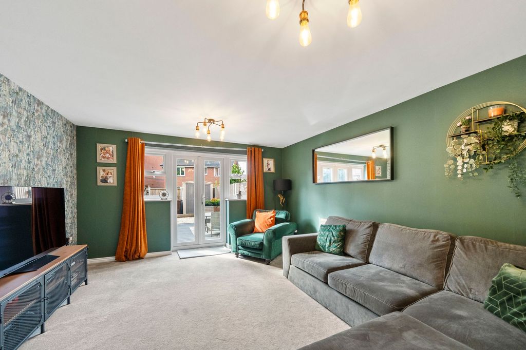 Property photo 2 of 24