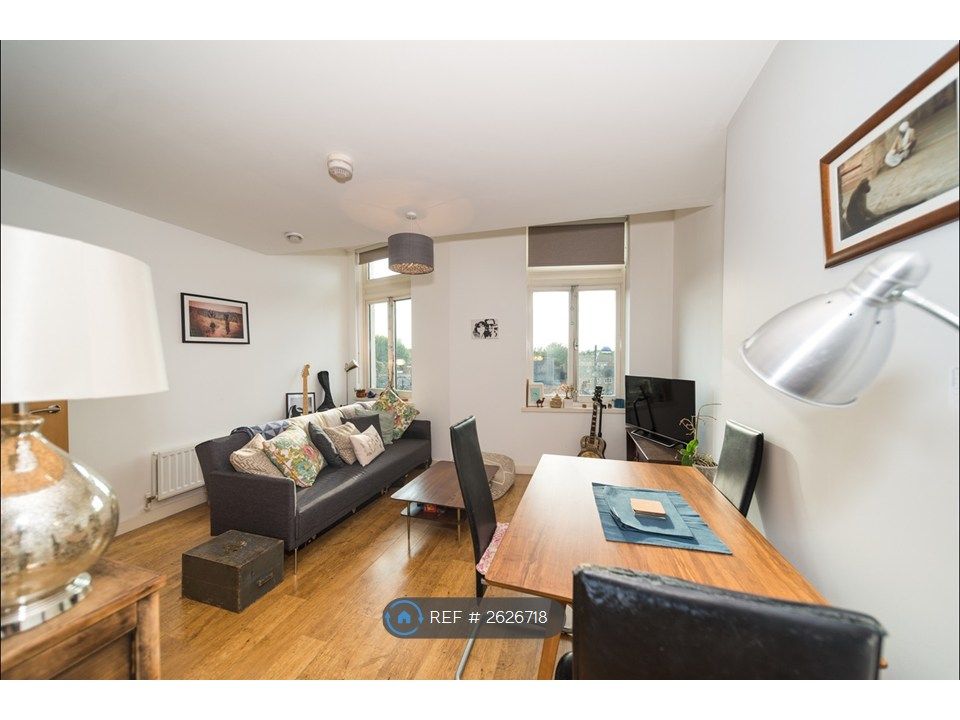 Property photo 1 of 17 Living/Dining Area