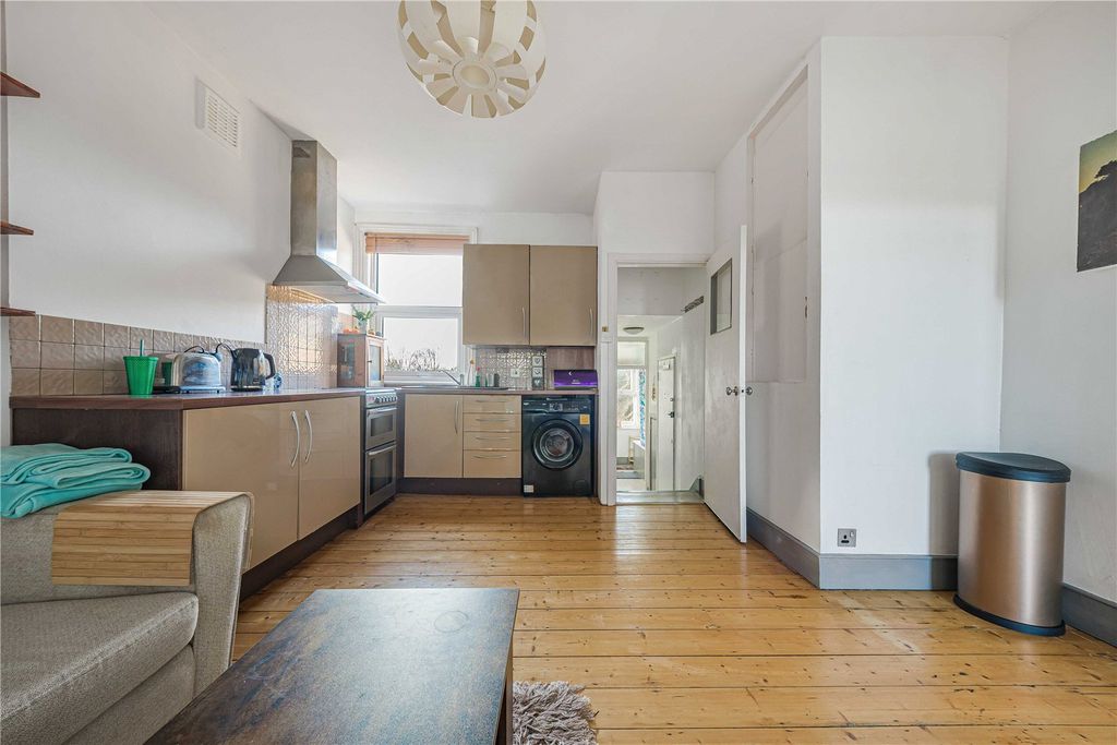 Property photo 3 of 8 Picture No. 09