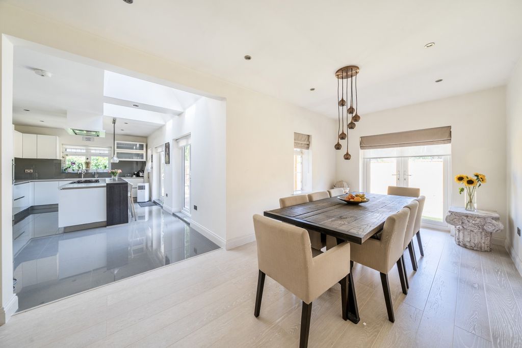 Property photo 3 of 19 1320482-18-686d3F...