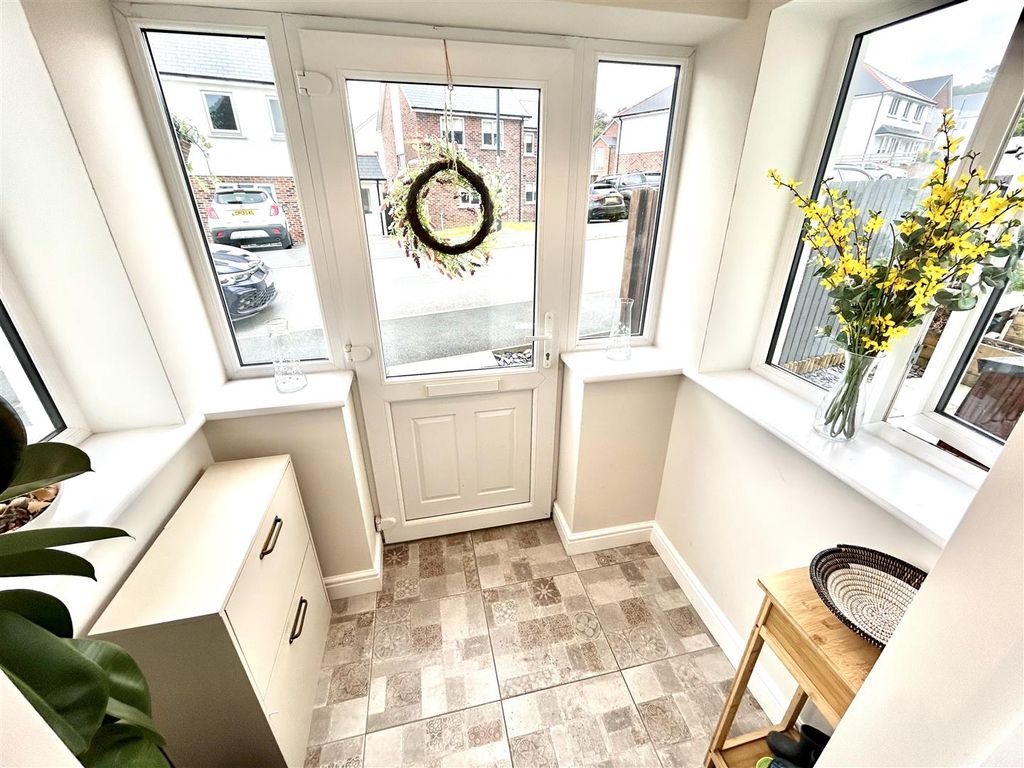 Property photo 3 of 36 Front Entrance Porch