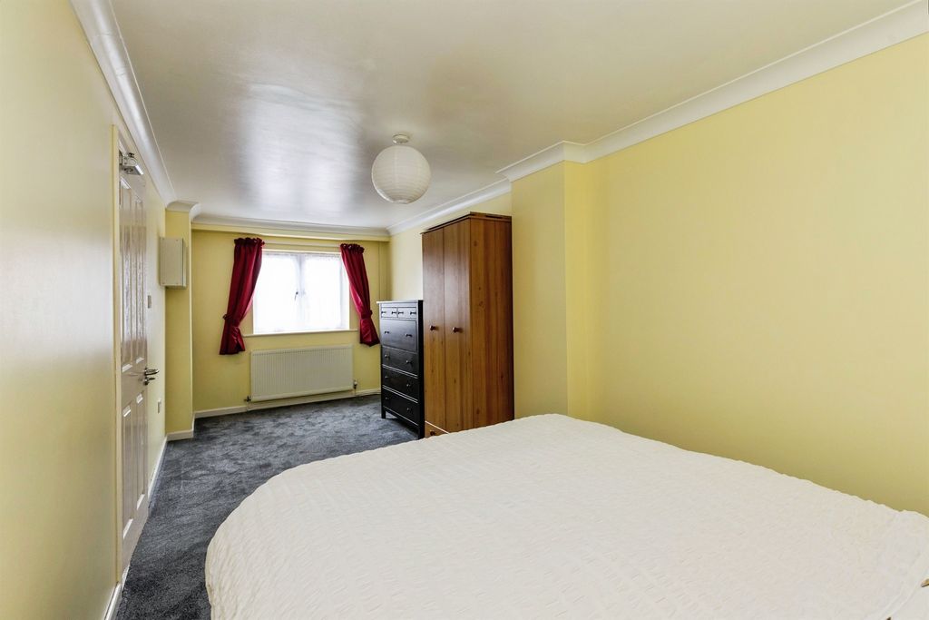 Additional image 11 of 4 bed property for saleBaverstock Road, Poole BH12