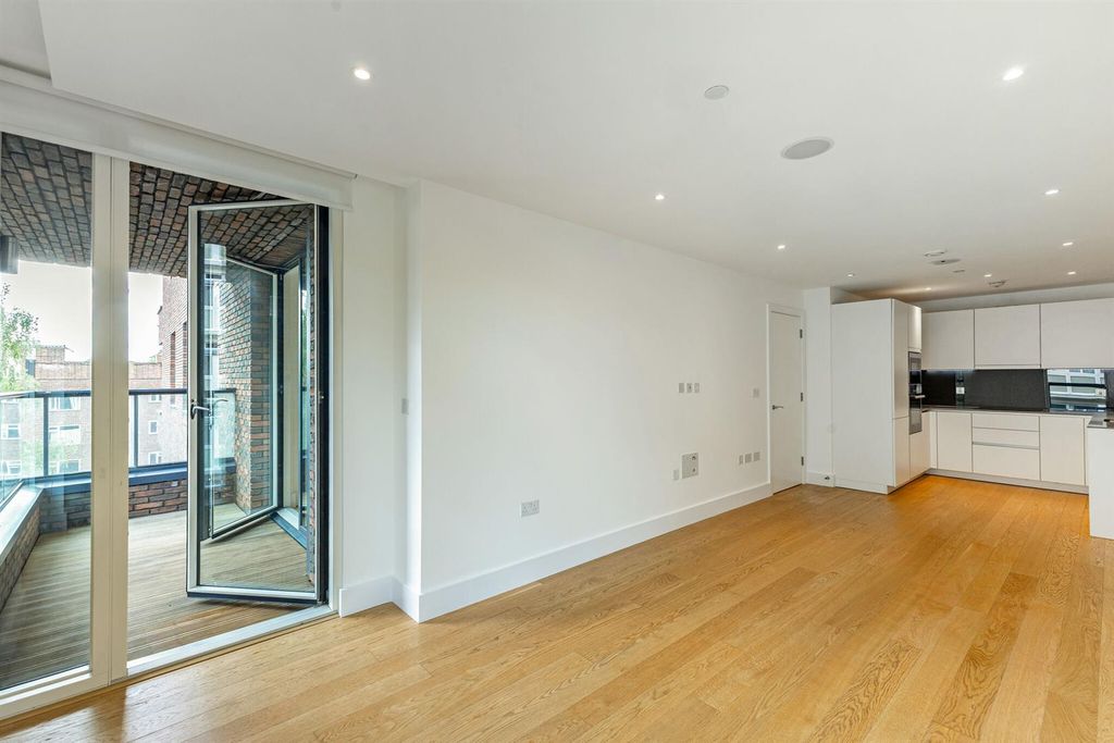 Property photo 1 of 21 111544_Apartment-94-121-Upper (5)_Low.Jpg