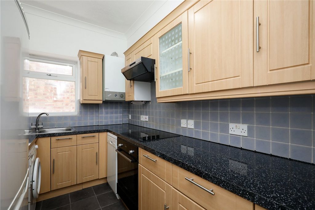 Property photo 2 of 12 Picture No. 21
