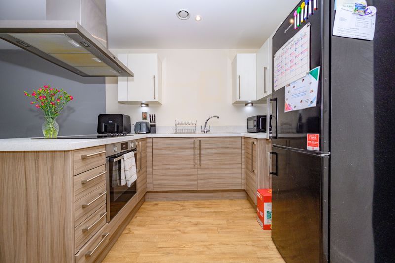 Property photo 2 of 10 Kitchen