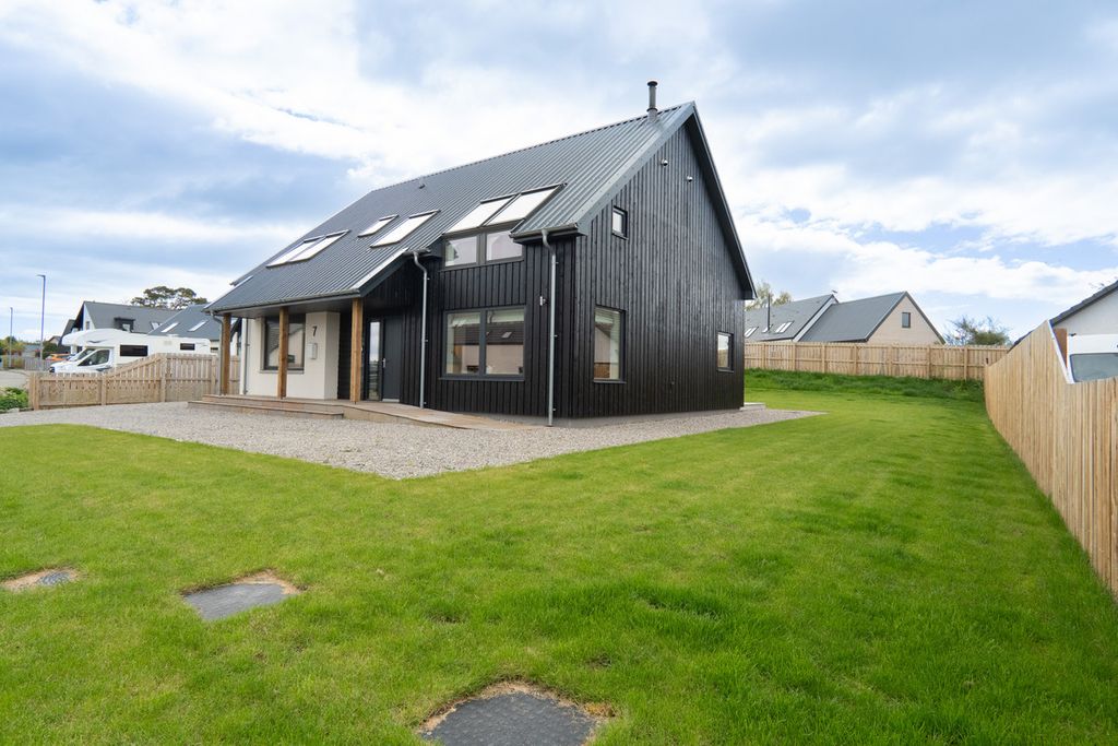 Property photo 1 of 48