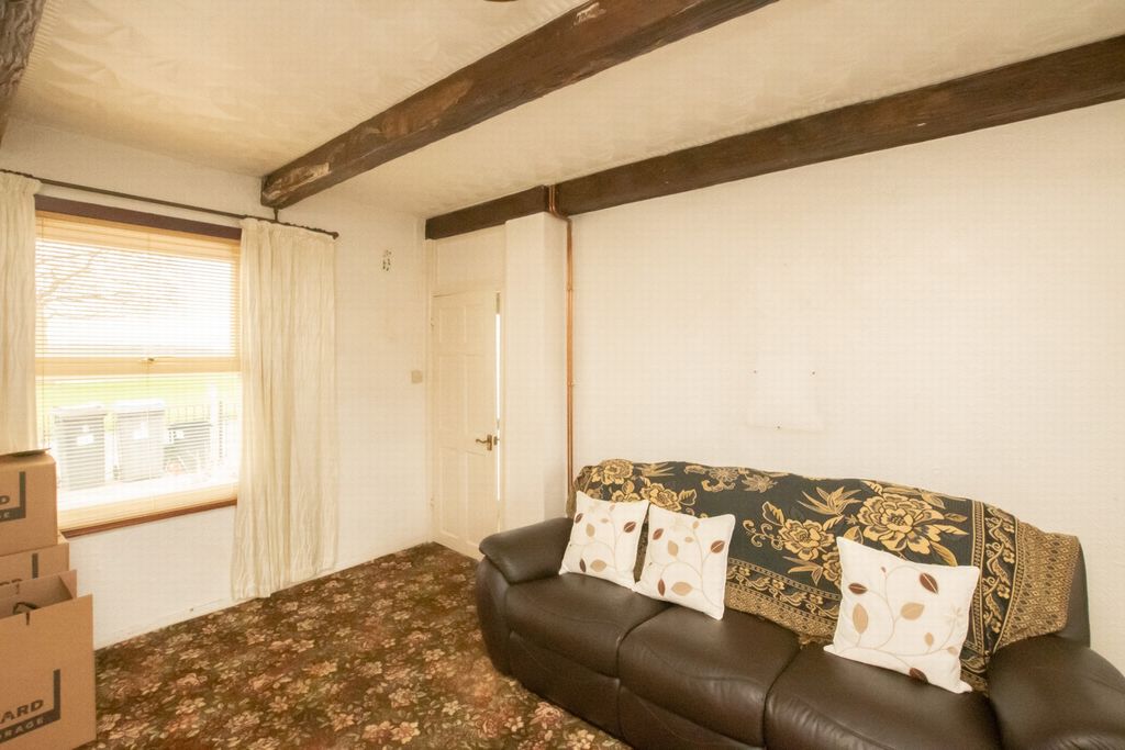 Property photo 3 of 16 Photo 10