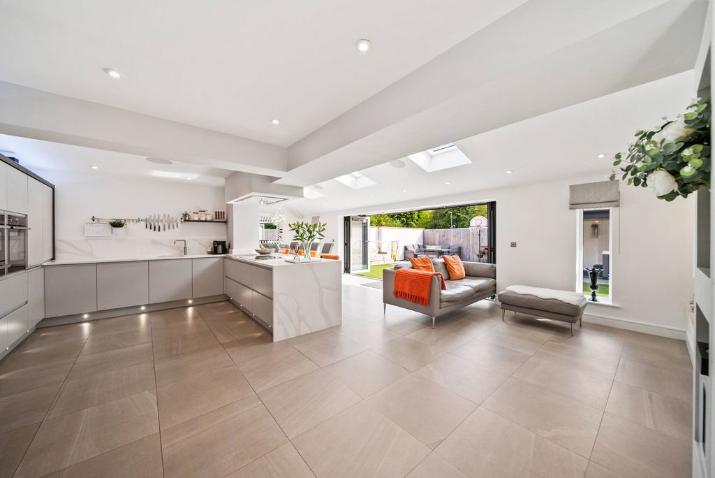 Property photo 2 of 50