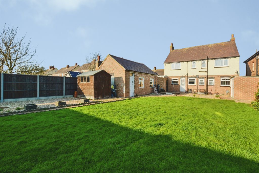 Property photo 2 of 26