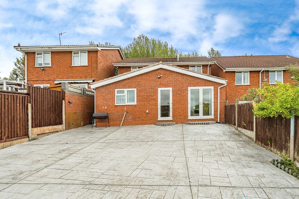 Property photo 2 of 17