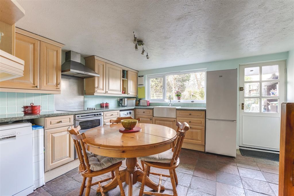 Property photo 3 of 15 Hill Road-14.Jpg