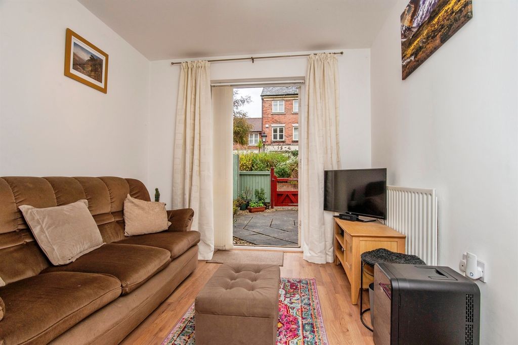 Property photo 2 of 17