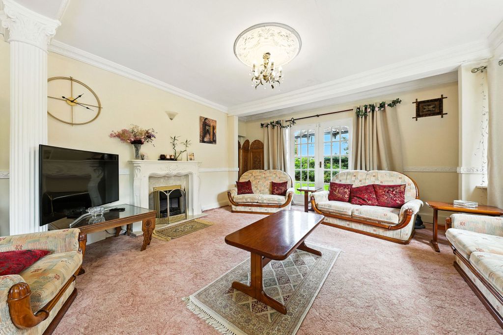 Property photo 2 of 37