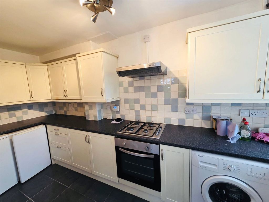 Property photo 3 of 7 Picture No. 12