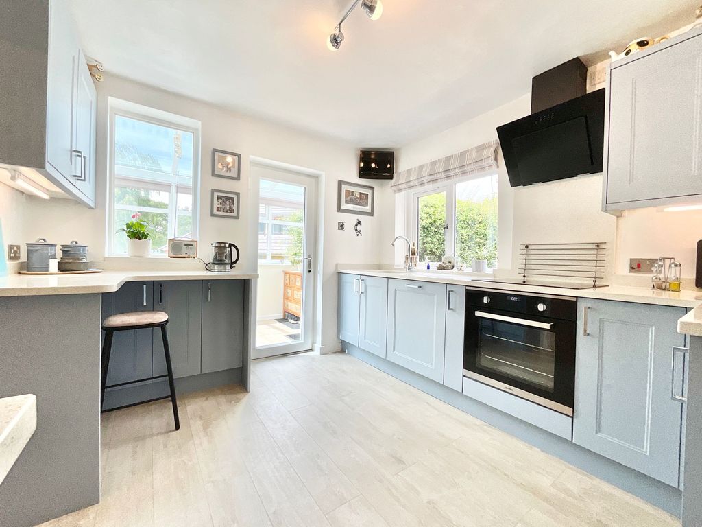 Property photo 2 of 34