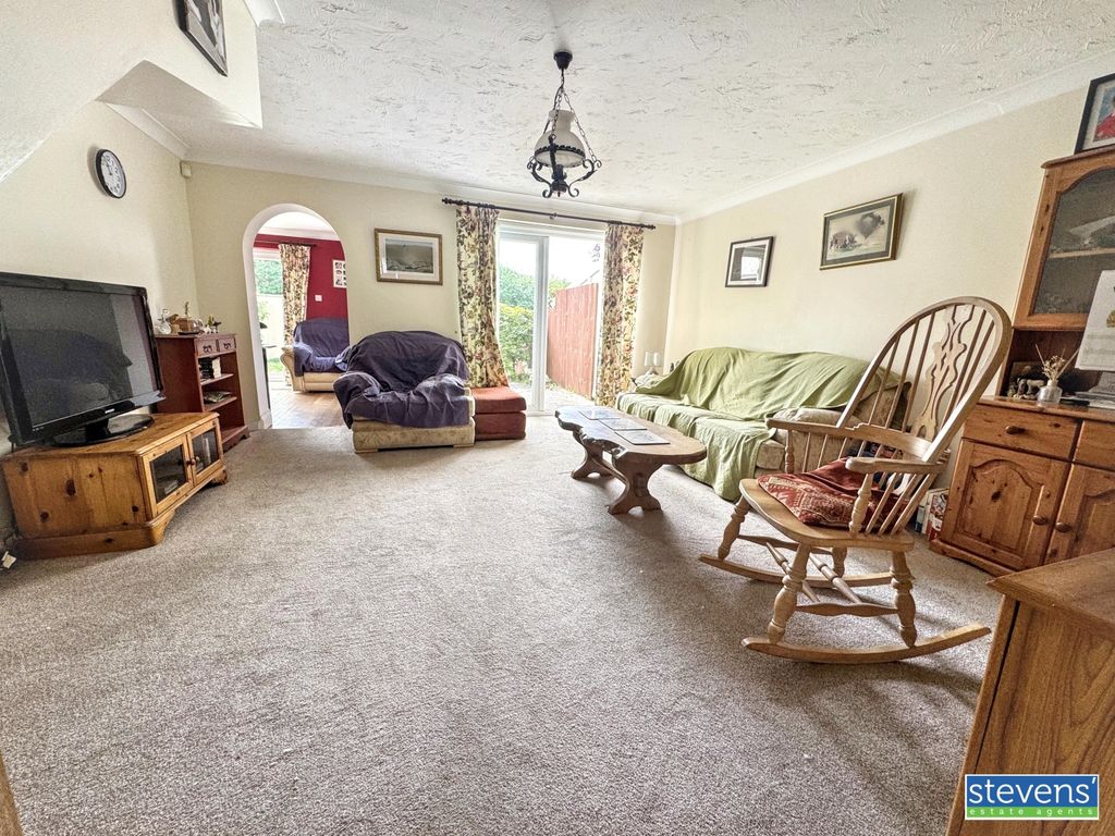Property photo 2 of 13 Img_0780_Blurred