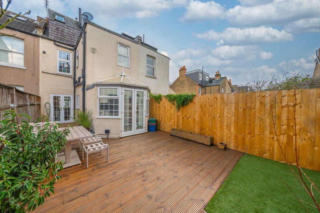 Property photo 3 of 20