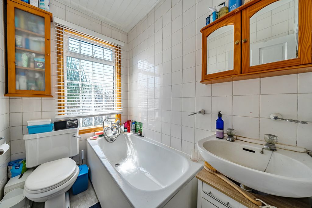 Property photo 3 of 15 Bathroom