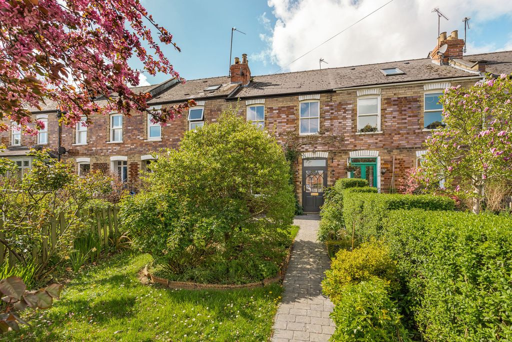 Property photo 1 of 17