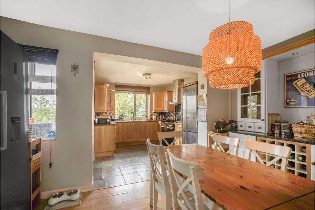 Property photo 1 of 25