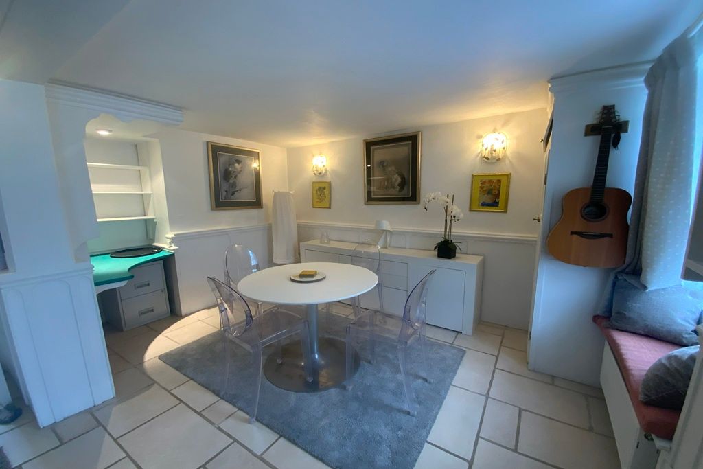 Property photo 3 of 18 Dining Area