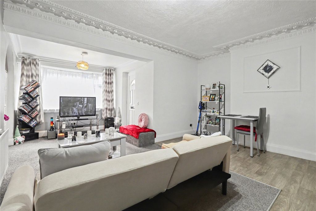 Property photo 3 of 9 Living Room