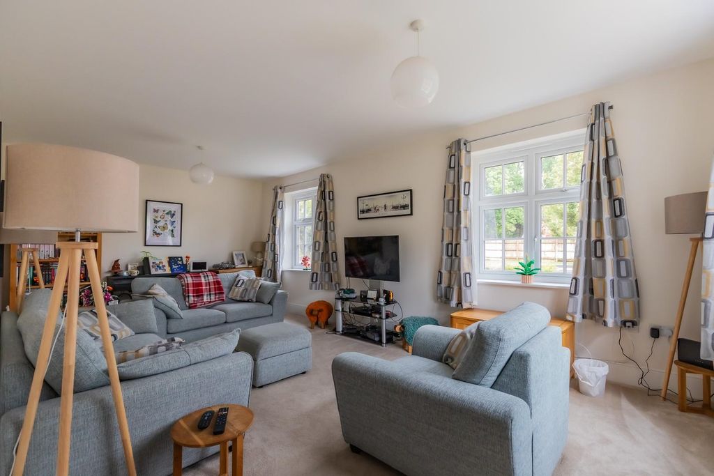 Property photo 3 of 20 16 (7 Of 27).Jpg