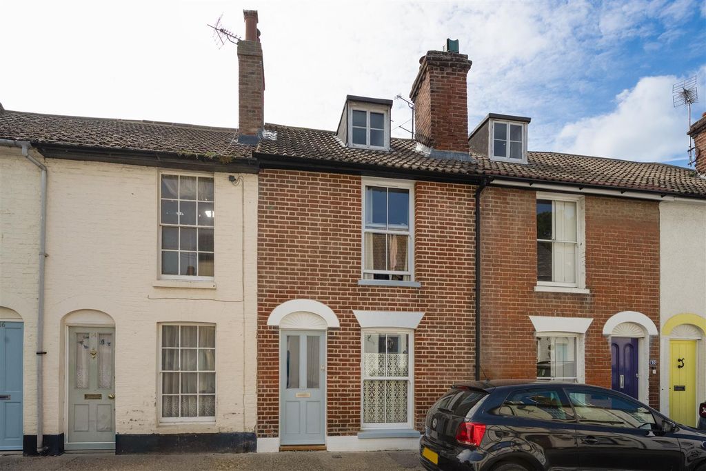 Property photo 1 of 19 Woodlawn Street, Whitstable