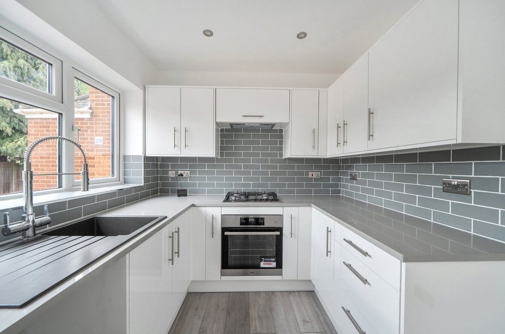 Property photo 3 of 10 1456425-16-69Fdfd...