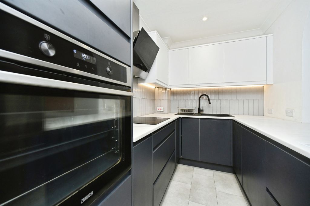 Property photo 3 of 24