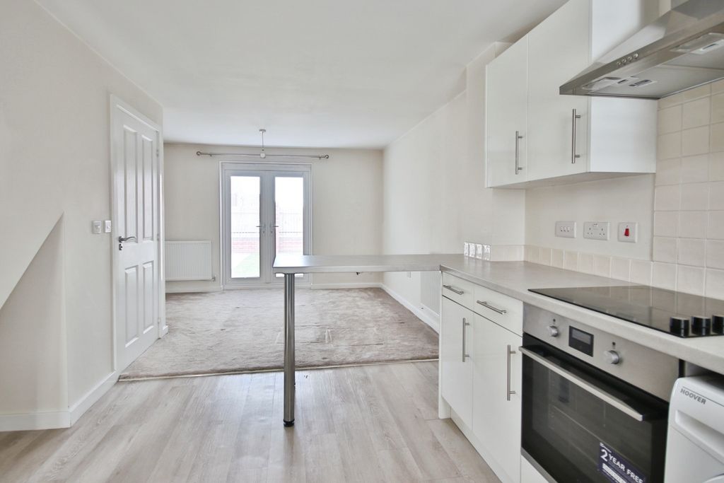 Property photo 2 of 12 4246793