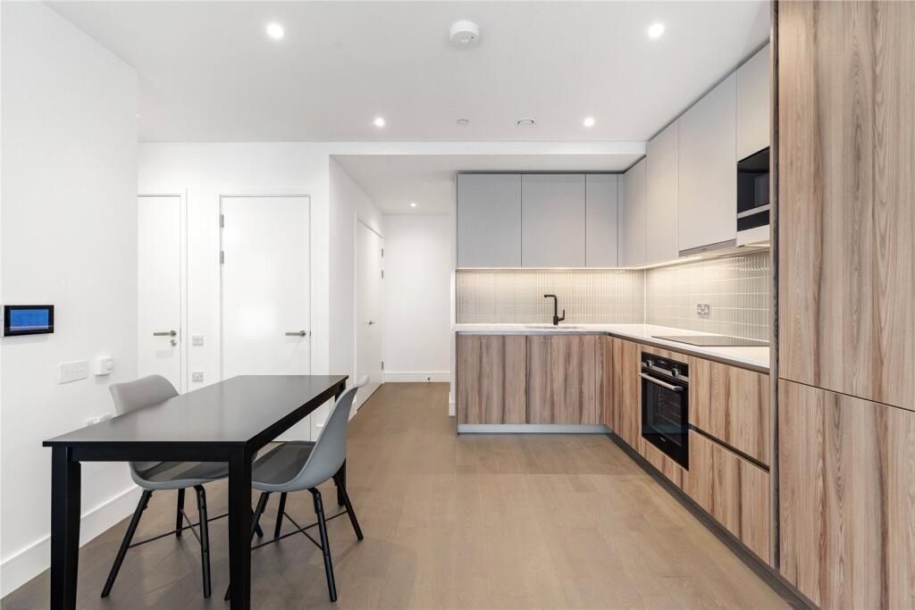 Property photo 1 of 11 Kitchen