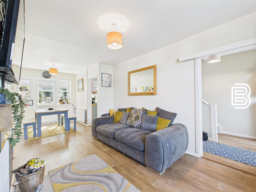 Property photo 3 of 24 Cam05587G0-Pr0007-Still008.Jpg