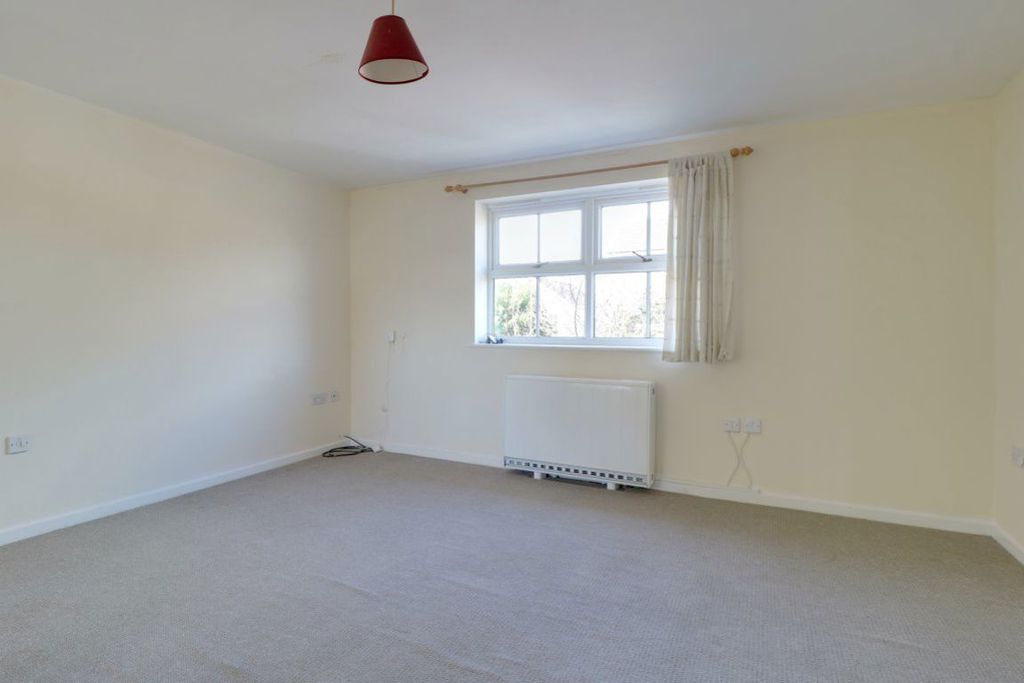 Property photo 3 of 12