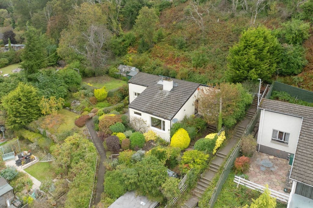 Property photo 1 of 28