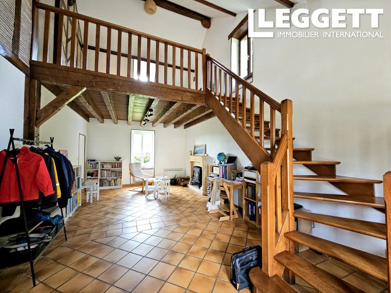 Property photo 2 of 10