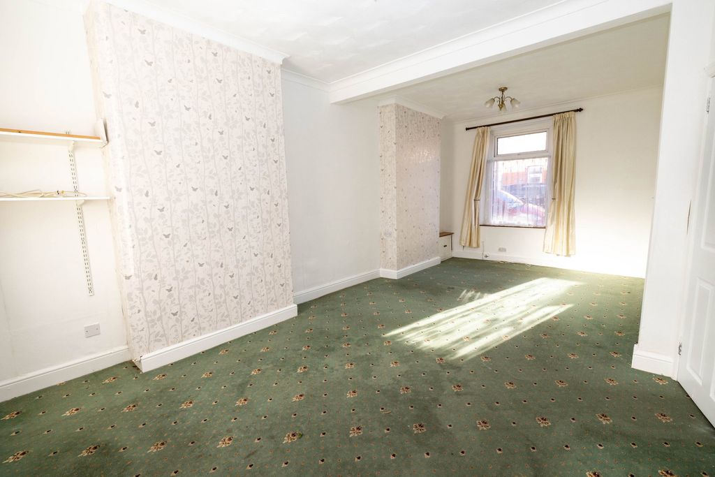 Property photo 2 of 11