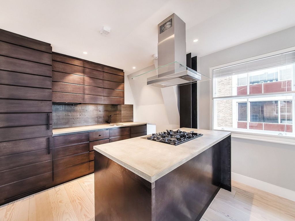 Property photo 1 of 13 Shelton Street