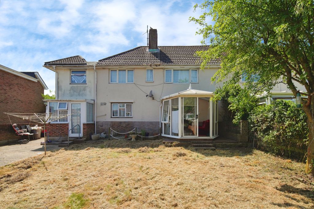Property photo 3 of 37