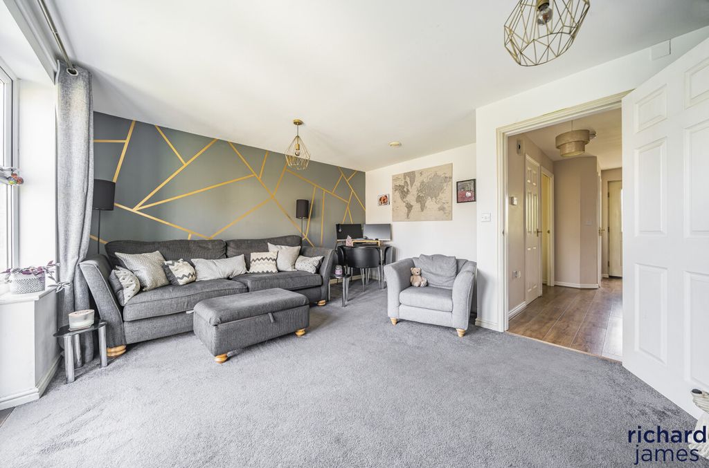 Property photo 3 of 12 5A9436B6-9225-44d...