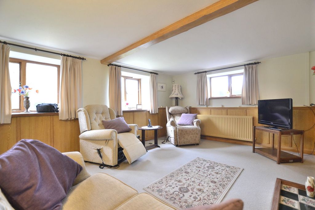 Property photo 3 of 14