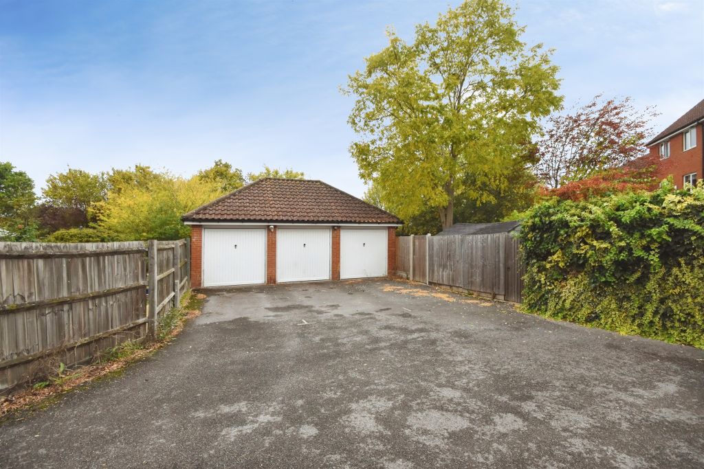 Property photo 3 of 12