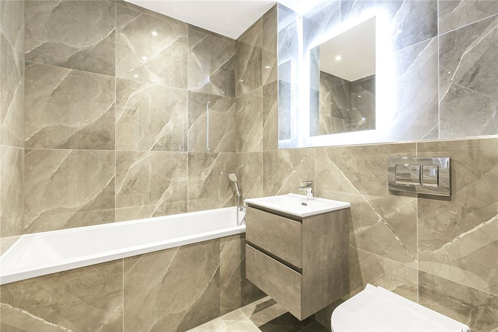 Property photo 3 of 8 Bathroom