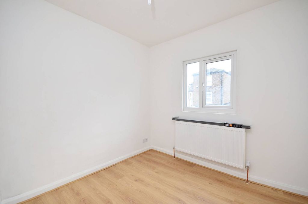 Property photo 3 of 4