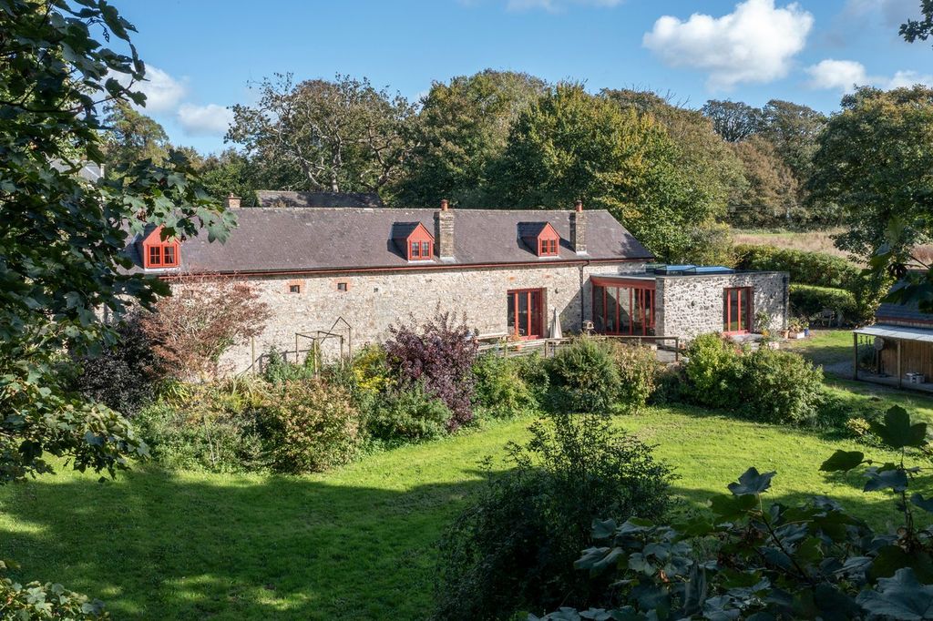 Property photo 1 of 50