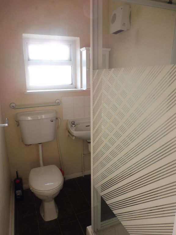 Property photo 2 of 4 Shower Room