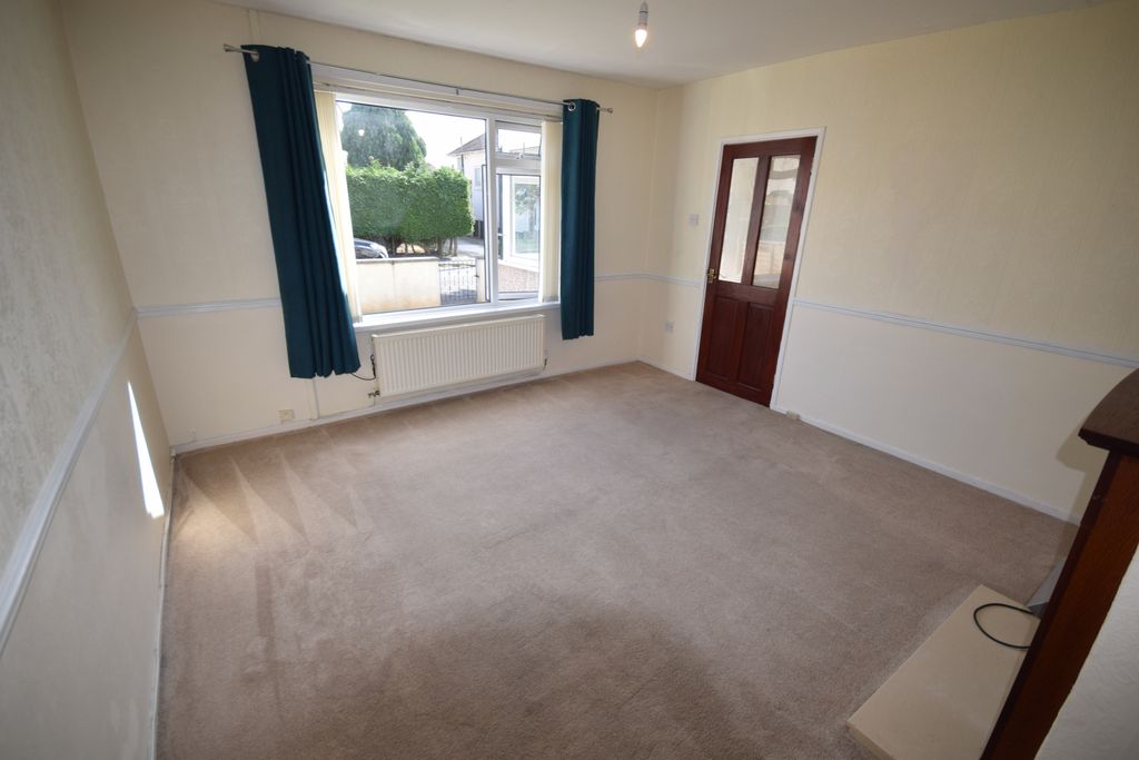 Property photo 2 of 15 Living Room
